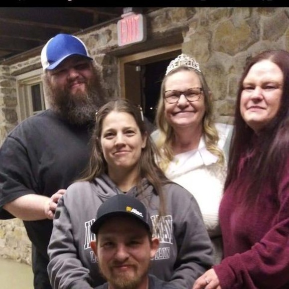 Meet your Posher, Beth - Picture 1 of 1